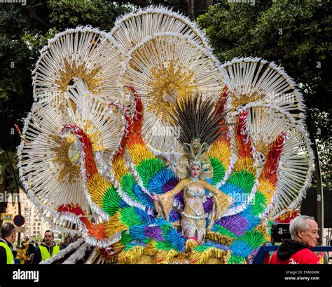 The Composition of Carnival Beads: Tradition and Symbolism